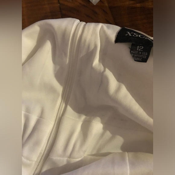 NWT Xscape Scuba Crepe Popover Ivory Column Gown - Size 12 - Picture 6 of 7